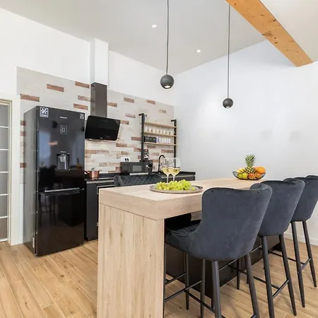 Grofica - Luxury And Romance With Heated Pool, Jacuzzi, Tavern And Proximity To The Sea, - Istria Villa