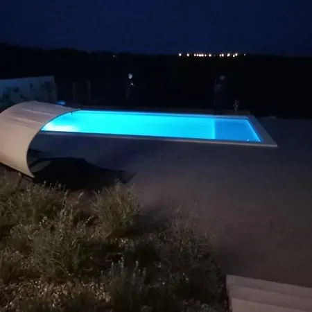 Grofica - Luxury And Romance With Heated Pool, Jacuzzi, Tavern And Proximity To The Sea, - Istria 빌라