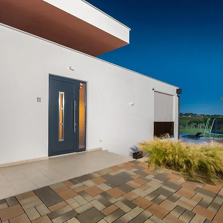 Grofica - Luxury And Romance With Heated Pool, Jacuzzi, Tavern And Proximity To The Sea, - Istria * Pula