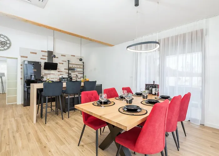 Willa Grofica - Luxury And Romance With Heated Pool, Jacuzzi, Tavern And Proximity To The Sea, - Istria *