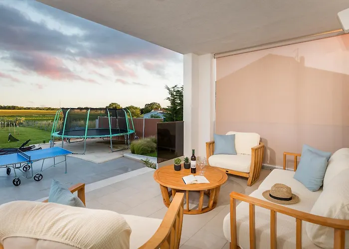 Willa Grofica - Luxury And Romance With Heated Pool, Jacuzzi, Tavern And Proximity To The Sea, - Istria