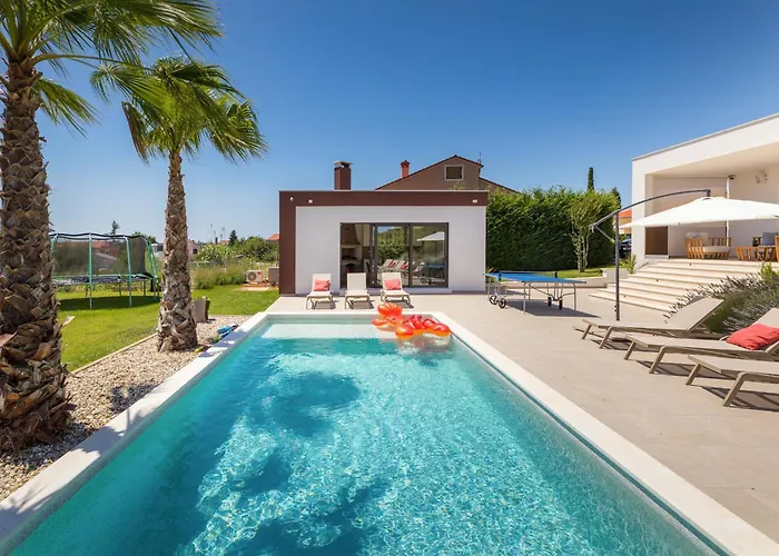 Grofica - Luxury And Romance With Heated Pool, Jacuzzi, Tavern And Proximity To The Sea, - Istria Willa Pula
