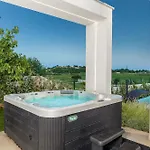Grofica - Luxury And Romance With Heated Pool, Jacuzzi, Tavern And Proximity To The Sea, - Istria * Pula