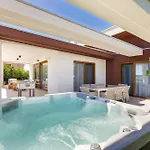 Villa Grofica - Luxury And Romance With Heated Pool, Jacuzzi, Tavern And Proximity To The Sea, - Istria *