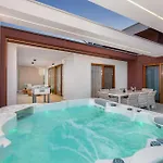 Grofica - Luxury And Romance With Heated Pool, Jacuzzi, Tavern And Proximity To The Sea, - Istria Pula