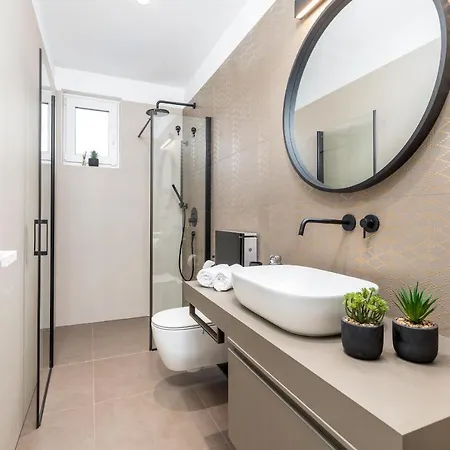 Grofica - Luxury And Romance With Heated Pool, Jacuzzi, Tavern And Proximity To The Sea, - Istria