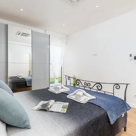 Grofica - Luxury And Romance With Heated Pool, Jacuzzi, Tavern And Proximity To The Sea, - Istria 别墅