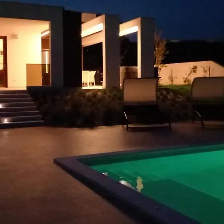 别墅 Grofica - Luxury And Romance With Heated Pool, Jacuzzi, Tavern And Proximity To The Sea, - Istria