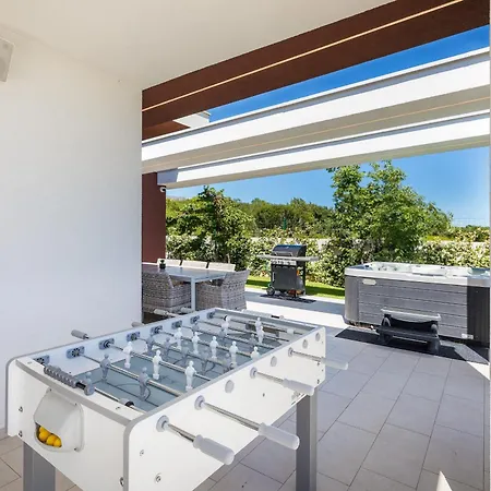 Grofica - Luxury And Romance With Heated Pool, Jacuzzi, Tavern And Proximity To The Sea, - Istria Pula