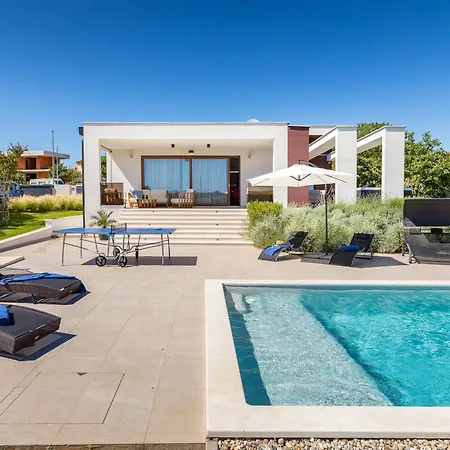 Villa Grofica - Luxury And Romance With Heated Pool, Jacuzzi, Tavern And Proximity To The Sea, - Istria *