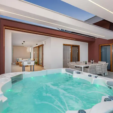 Grofica - Luxury And Romance With Heated Pool, Jacuzzi, Tavern And Proximity To The Sea, - Istria Pula