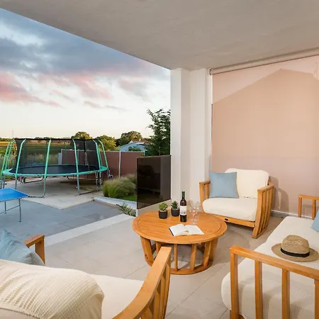 别墅 Grofica - Luxury And Romance With Heated Pool, Jacuzzi, Tavern And Proximity To The Sea, - Istria