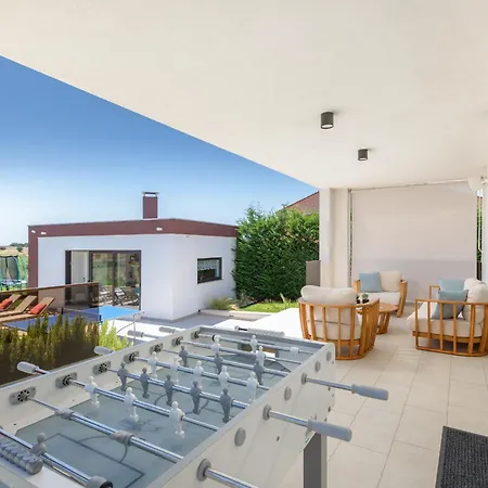 Grofica - Luxury And Romance With Heated Pool, Jacuzzi, Tavern And Proximity To The Sea, - Istria