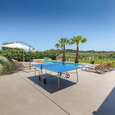 别墅 Grofica - Luxury And Romance With Heated Pool, Jacuzzi, Tavern And Proximity To The Sea, - Istria