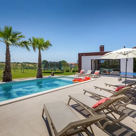 Grofica - Luxury And Romance With Heated Pool, Jacuzzi, Tavern And Proximity To The Sea, - Istria * Пула