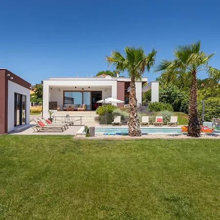 Grofica - Luxury And Romance With Heated Pool, Jacuzzi, Tavern And Proximity To The Sea, - Istria *