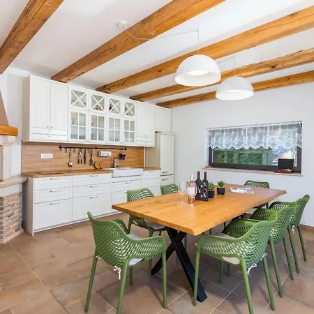 Grofica - Luxury And Romance With Heated Pool, Jacuzzi, Tavern And Proximity To The Sea, - Istria Pula