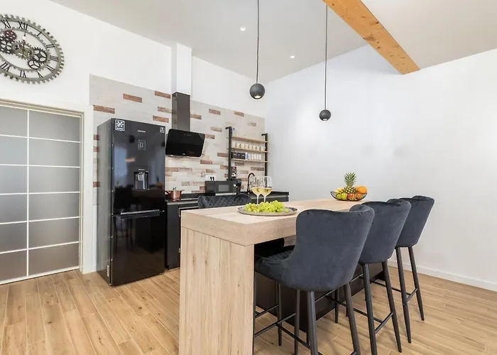 Grofica - Luxury And Romance With Heated Pool, Jacuzzi, Tavern And Proximity To The Sea, - Istria Вілла