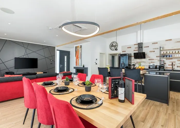 Grofica - Luxury And Romance With Heated Pool, Jacuzzi, Tavern And Proximity To The Sea, - Istria Пула