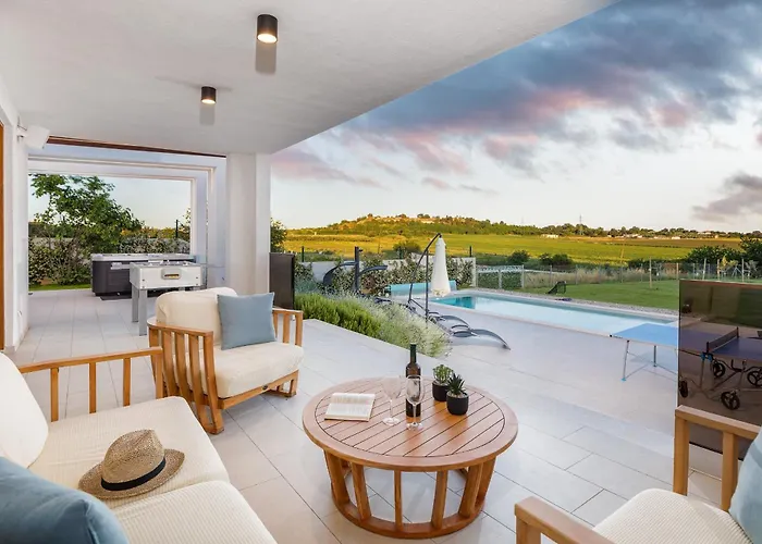 Grofica - Luxury And Romance With Heated Pool, Jacuzzi, Tavern And Proximity To The Sea, - Istria プーラ