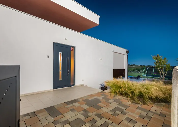 Grofica - Luxury And Romance With Heated Pool, Jacuzzi, Tavern And Proximity To The Sea, - Istria * Пула