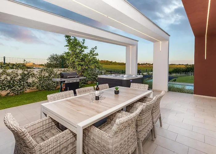 ヴィラ Grofica - Luxury And Romance With Heated Pool, Jacuzzi, Tavern And Proximity To The Sea, - Istria