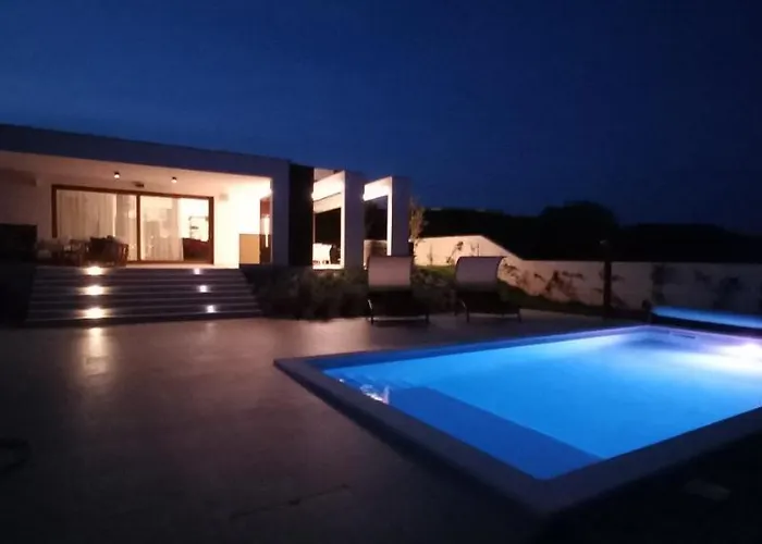 Villa Grofica - Luxury And Romance With Heated Pool, Jacuzzi, Tavern And Proximity To The Sea, - Istria