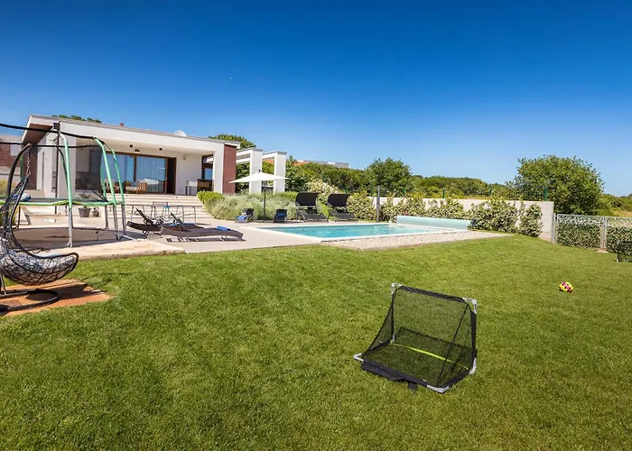 Grofica - Luxury And Romance With Heated Pool, Jacuzzi, Tavern And Proximity To The Sea, - Istria Pula