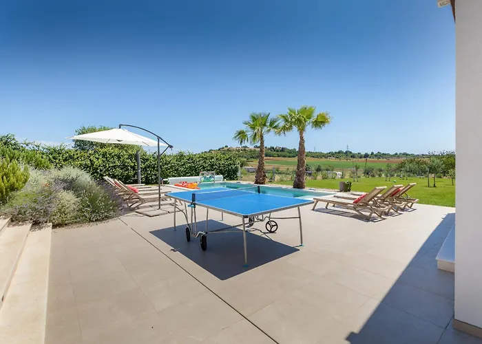 Villa Grofica - Luxury And Romance With Heated Pool, Jacuzzi, Tavern And Proximity To The Sea, - Istria