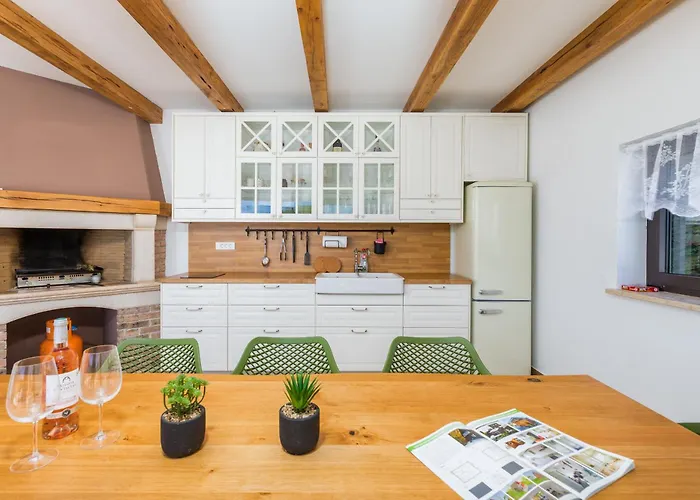 Grofica - Luxury And Romance With Heated Pool, Jacuzzi, Tavern And Proximity To The Sea, - Istria * Pula